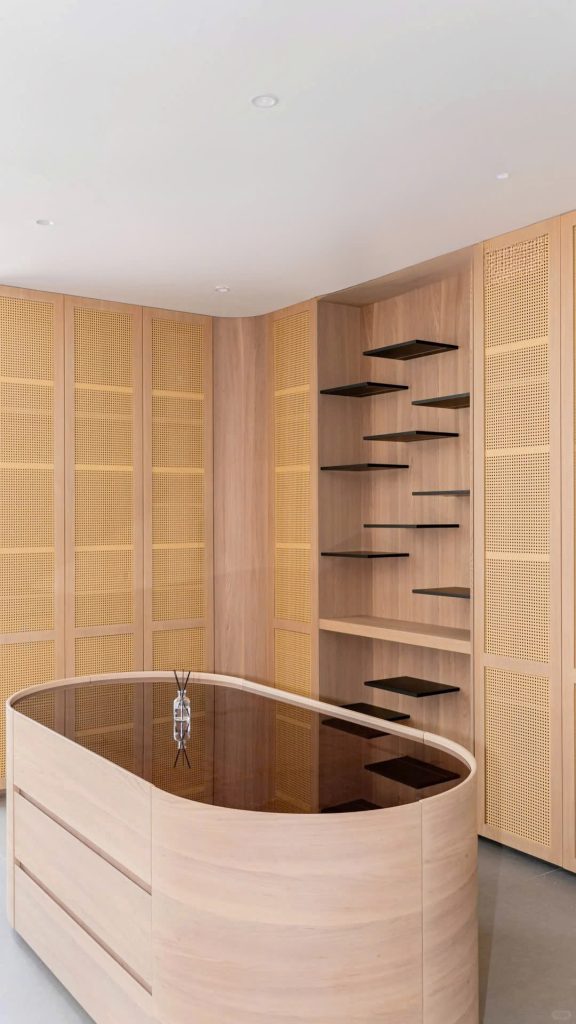 Application in display cabinets